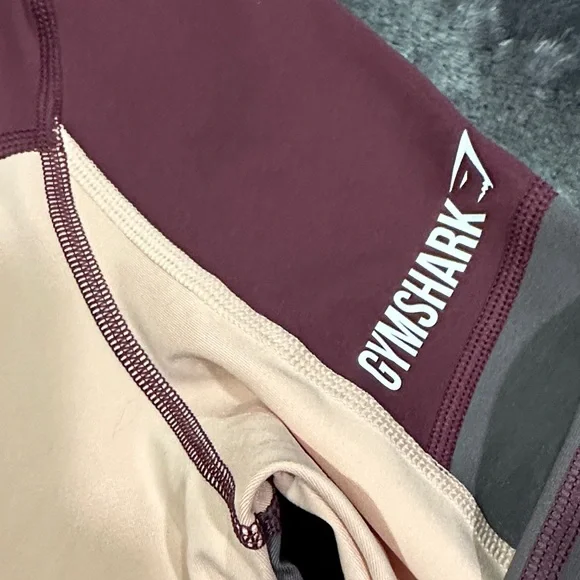 Gymshark- Women's Colorblock Long Sleeve Top - Picture 3 of 5